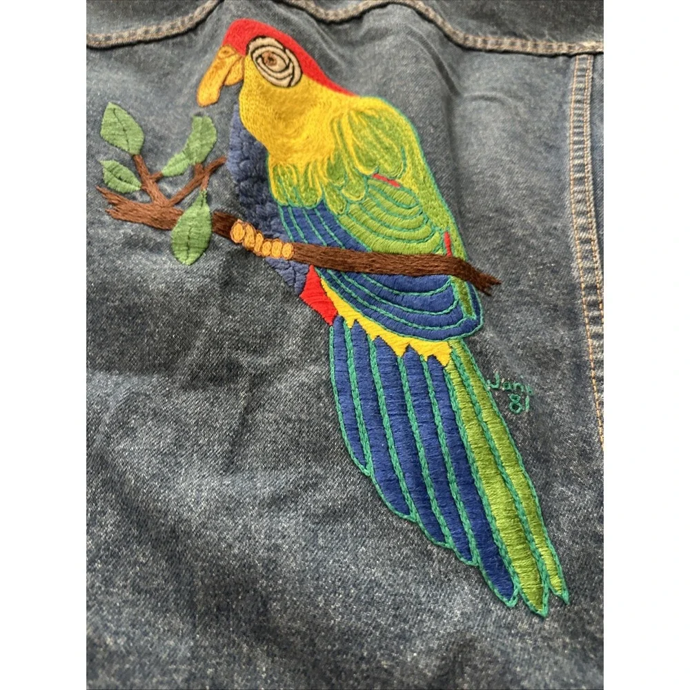 Vintage 1970s Levi's 70505 Trucker Jacket Hand Embroidered Parrot Size 44 Rare